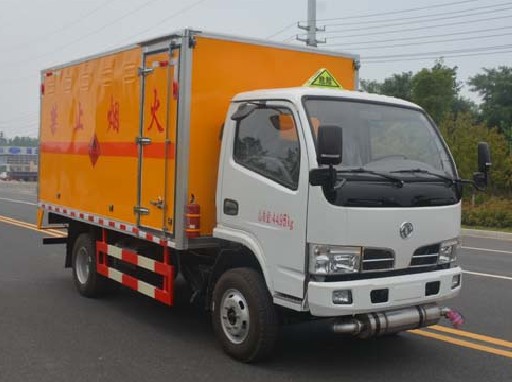 東風(fēng)福瑞卡4.2米易燃液體廂式運(yùn)輸車圖片 東風(fēng)福瑞卡4.2米易燃液體廂式運(yùn)輸車圖片